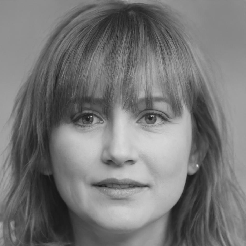 Professional headshot of Petra Kos, program graduate and freelancer